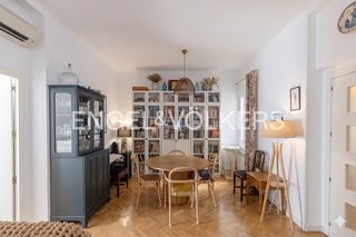 Lloguer Pis a Ibiza. Encantador piso de dos dormitorios con amplios espacios, excelen
