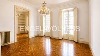 Lloguer Apartament  Almirante. Elegancia, amplitud y una ubicación privilegiada en justicia   i