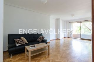 Rent Flat  Calle san juan de la cruz. Piso en alquiler en pozuelo de alarcon