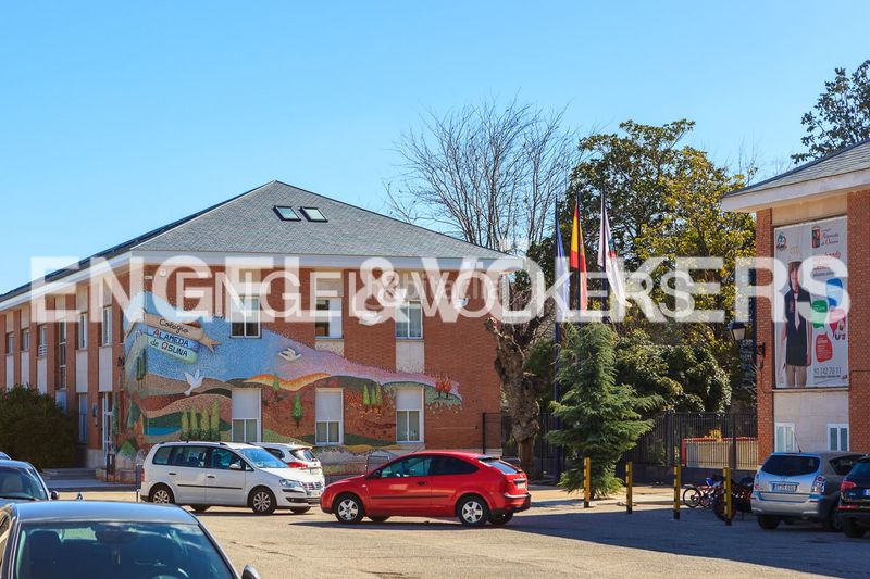 Foto e1a4104e-898c-4444-8645-c03ea8ea451f. Alquiler piso exclusivo piso en la zona de alameda de osuna en Madrid