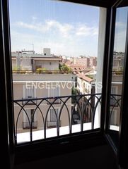 Lloguer Pis  Plaza santa catalina de los donados. Luminoso piso de dos dormitorios al lado de opera