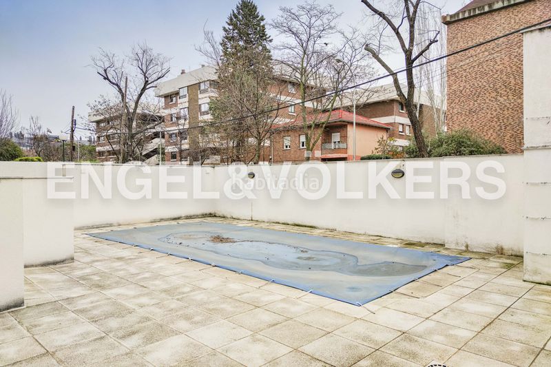 Foto 7f3e4620-8bf5-420b-b0ec-7fd2f9f5c24c. Lloguer àtic amb calefacció aparcament piscina a Madrid