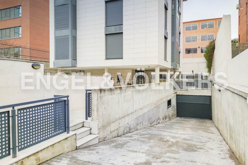 Foto c7ddb30b-c599-4b96-b3eb-d25a4e6fccd4. Lloguer àtic amb calefacció aparcament piscina a Madrid