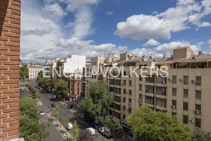 Foto ccd3a3be-e6ce-4895-8d37-d2f64721fd7f. Pis amb calefacció aparcament a Acacias Madrid
