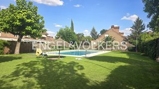Lloguer Casa adossada a El Soto de la Moraleja. Casa unifamiliar en alquiler en la moraleja