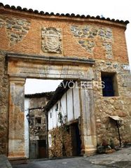 Maison jumelée à Valdeavellano. Casa de pueblo en la alcarria con encanto y escudo histórico a r