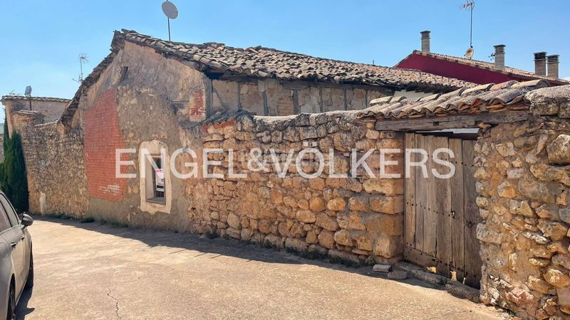 Foto c42182e7-a944-4695-bb54-45fc3af44b41. Casa adossada amb calefacció a Valdeavellano