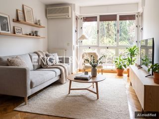 Appartamento in Acacias. Única y privilegiada vivienda en complejo residencial.