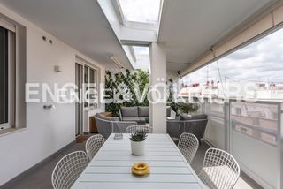 Rent Penthouse  Fortunata y jacinta. Ático de 3 dormitorios junto a general perón