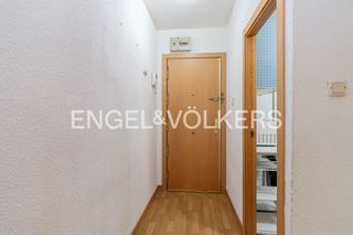 Pis  Sarria. Piso de dos dormitorios con terraza y excelente ubicación