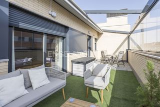 Rent Penthouse  Sorolla. Piso con terraza, piscina, garaje y trastero