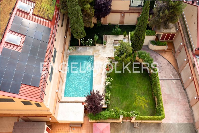 Foto 13ff2d04-ec0c-4f09-925c-c854f6134ed8. Àtic amb calefacció piscina a Vallehermoso Madrid