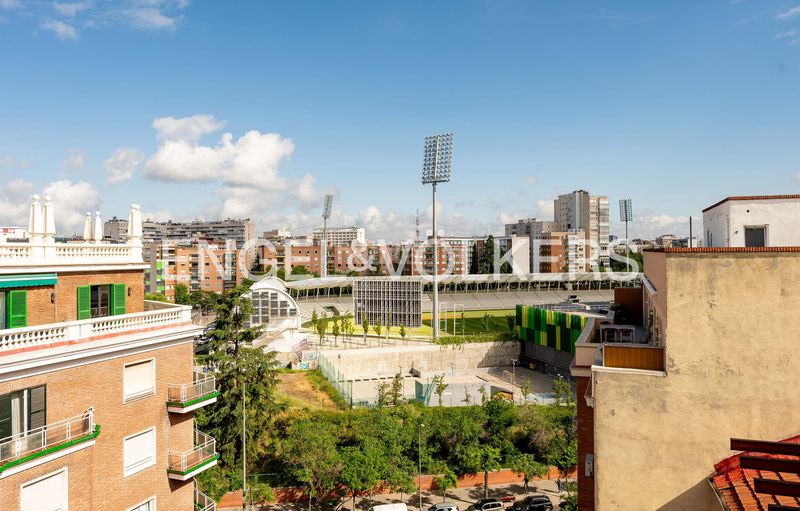 Foto d40f55f5-e358-4f5b-9d37-472d34057bd0. Àtic amb calefacció piscina a Vallehermoso Madrid