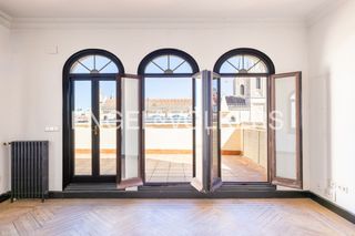 Attique à Jerónimos. Magnífico ático con vistas 270º en los jerónimos