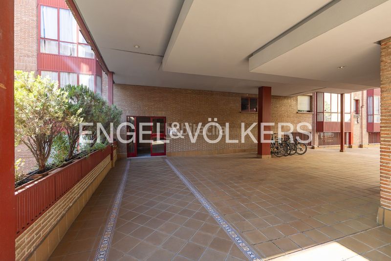 Foto a826a35e-76b3-4aff-9aa8-59e2bb478211. Pis amb calefacció aparcament a Palacio Madrid