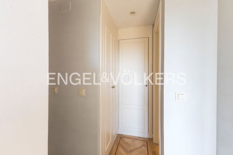Foto bd454964-60fe-45d1-959b-0a7a9ffe18c0. Àtic amb calefacció aparcament a Encinar de los Reyes La Moraleja