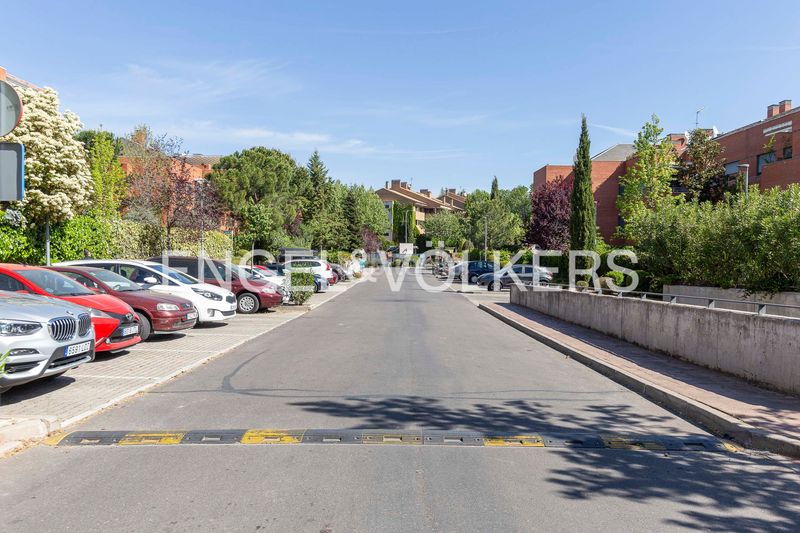 Foto f9a75ced-2e42-4933-9315-dd46de70bc56. Àtic amb calefacció aparcament a Encinar de los Reyes La Moraleja