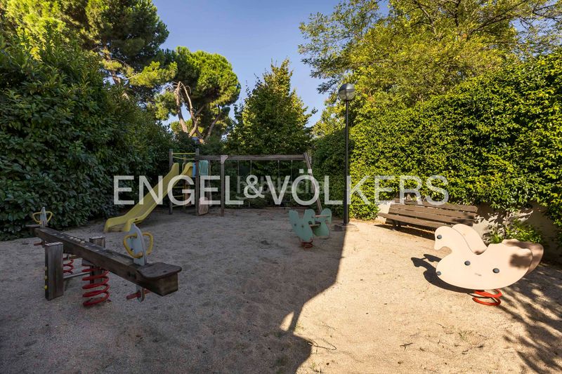 Foto 0ba9acb1-0a73-4a14-b551-38ebf97e8db6. Àtic amb calefacció aparcament piscina a Palomas Madrid
