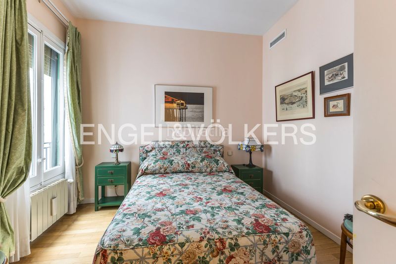 Foto f8ad6f56-2501-46a2-8cad-d0bef8176782. Pis amb calefacció aparcament a Castellana Madrid