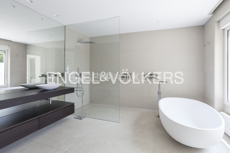 Foto b355fe49-b3b9-4be2-8082-7a557fa554a8. Lloguer casa amb calefacció aparcament piscina a La Moraleja