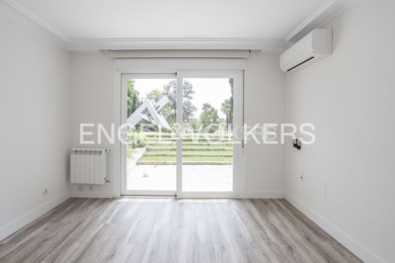 Foto dd5efe36-4981-4246-a8cb-4e2056d5db24. Lloguer casa amb calefacció aparcament piscina a La Moraleja