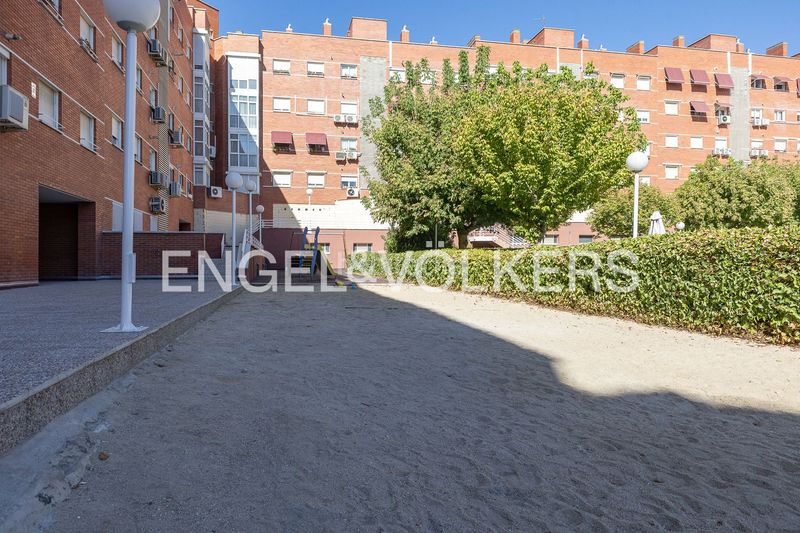 Foto e32a8ac1-4251-43c0-b8e3-86fe821b0d79. Pis amb calefacció aparcament piscina a Conde Orgaz - Piovera Madrid