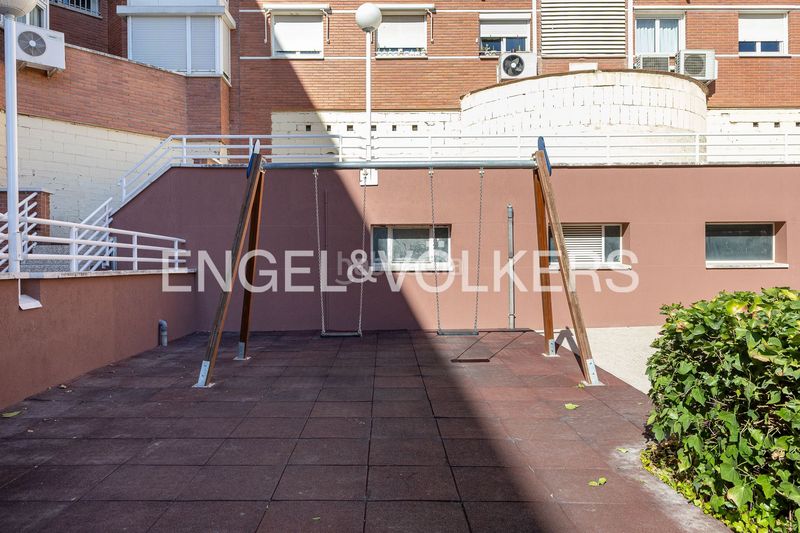 Foto eca958c5-d8d7-4726-9d23-b19ca0d0cb5a. Pis amb calefacció aparcament piscina a Conde Orgaz - Piovera Madrid