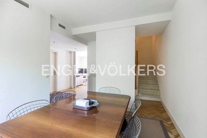 Foto bec425ca-d066-475b-bb34-abd3b0189a18. Casa adossada amb calefacció aparcament piscina a Madrid