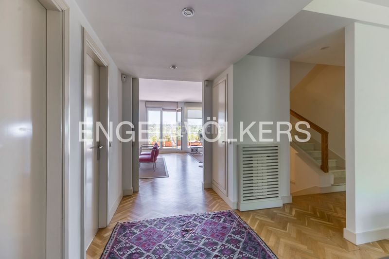 Foto d6c56c6f-1d7b-4988-9bb8-864e753f8327. Casa adossada amb calefacció aparcament piscina a Madrid