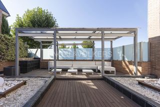 Miete Reihenhaus in Montealina. Chalet adosado con jardin y zonas comunes