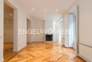 Alquiler Piso  Hermosilla. Luminosa vivienda de 3 dormitorios y balcones exteriores en plen