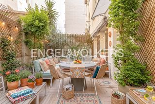 Flat in Ibiza. Vivienda con maravillosa terraza a pocos pasos del parque del re