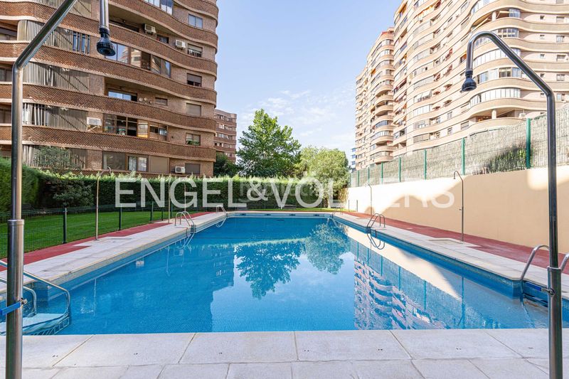 Foto 0758b7f5-3077-451b-8b00-160dedbae23e. Pis amb calefacció aparcament piscina a San Pascual Madrid