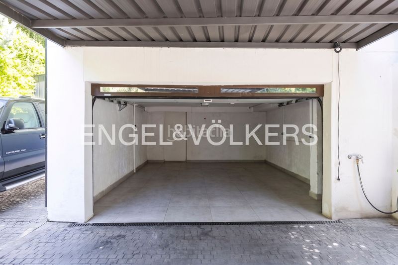Foto 691a18dd-6ba3-4a85-9174-588f1c8475e8. Casa amb calefacció aparcament piscina a urbanización La Moraleja La Moraleja
