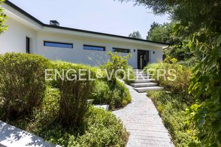 Maison à Urbanización La Moraleja. Exclusivo chalet independiente en la moraleja