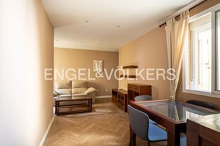 Location Appartement  Avenida de menéndez pelayo. Piso en menéndez pelayo amueblado, interior