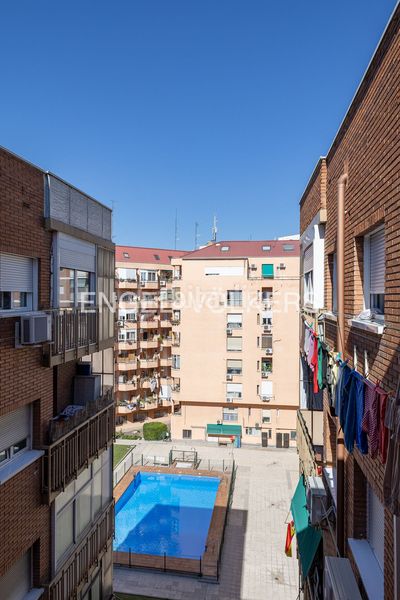 Foto 56b3ff8f-9d5a-46fd-a159-859f39c125fe. Alquiler piso  muy luminoso en Pacífico retiro 2 dormitorios garaje en Madrid