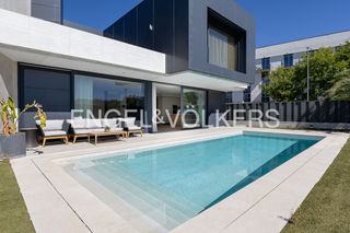 Casa in Soto de Henares. Exclusivo chalet de 4 dormitorios en  torrejón de ardoz