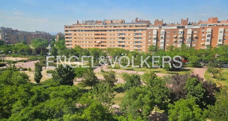 Foto cc38ddc1-fa41-498c-8e1f-cb3f802c994b. Lloguer pis amb calefacció aparcament piscina a Rosas - Musas Madrid