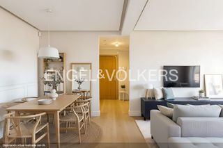 Flat in Colina. Fantástico piso en venta en avenida ramón y cajal