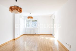 Miete Etagenwohnung  Paseo de la reina cristina. Amplio piso con terraza y pasos del parque el retiro