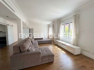 Lloguer Pis a Ibiza. Exclusivo piso remodelado junto al parque de el retiro un hogar