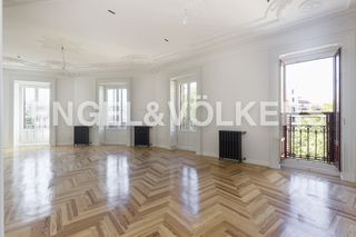Rent Flat in Trafalgar. Precioso piso en el barrio de trafalgar en alquiler