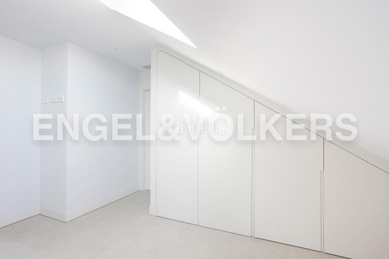 Foto 03d2dd20-c529-42ee-83ba-0c15fb5f7d95. Lloguer àtic amb calefacció a Universidad-Malasaña Madrid