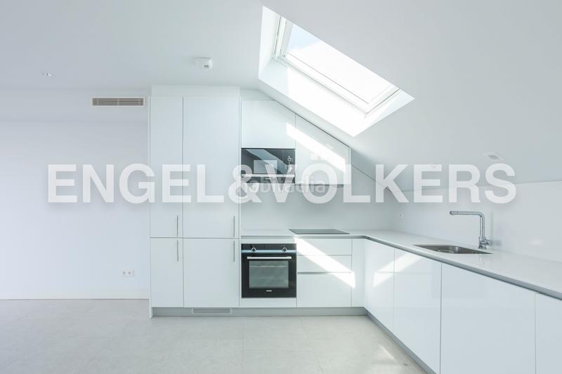 Foto 1fb72d8e-4dbf-4ea1-8e8d-95c17ab4158a. Lloguer àtic amb calefacció a Universidad-Malasaña Madrid