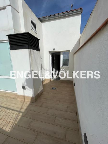 Foto 5dc42d69-4007-42bd-8291-0d169cee6d36. Lloguer àtic amb calefacció a Universidad-Malasaña Madrid