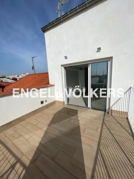 Foto 999361e8-681b-469f-b635-214774eff64c. Lloguer àtic amb calefacció a Universidad-Malasaña Madrid