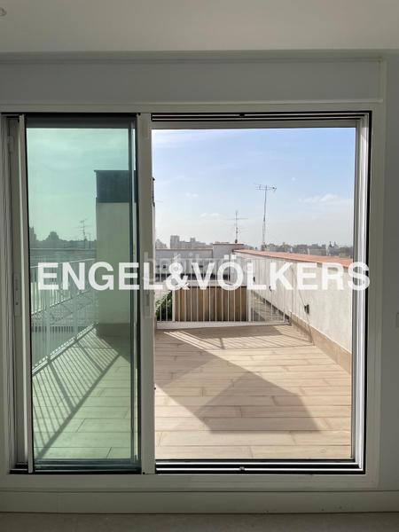 Foto bd7ca4e9-4680-4f73-ab8e-1fa1c3f3cb90. Lloguer àtic amb calefacció a Universidad-Malasaña Madrid