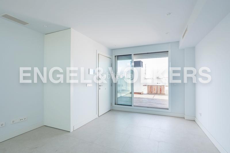 Foto dbc4c8ef-1e5b-4fc8-9d6a-c8d71c29dc66. Lloguer àtic amb calefacció a Universidad-Malasaña Madrid