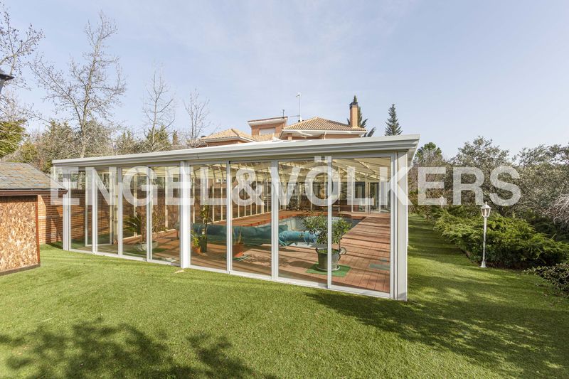 Foto 147b5d95-4271-4b8e-b0c0-921a11b6a394. Casa amb calefacció aparcament piscina a Molino de la Hoz Rozas de Madrid (Las)
